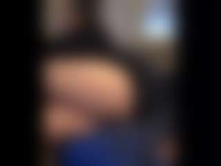 Honestlyfux's Live Sex Cam Show