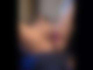 Honestlyfux's Live Sex Cam Show