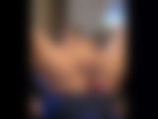 Honestlyfux's Live Sex Cam Show
