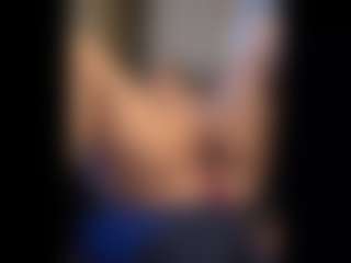 Honestlyfux's Live Sex Cam Show