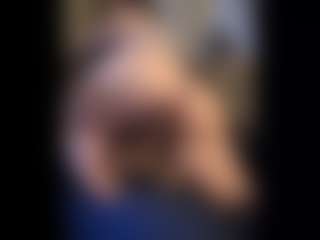 Honestlyfux's Live Sex Cam Show