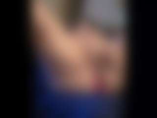 Honestlyfux's Live Sex Cam Show