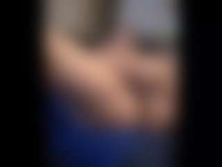 Honestlyfux's Live Sex Cam Show