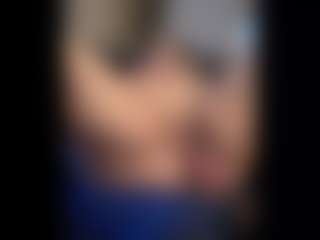 Honestlyfux's Live Sex Cam Show