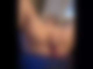Honestlyfux's Live Sex Cam Show