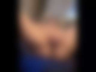 Honestlyfux's Live Sex Cam Show