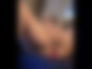 Honestlyfux's Live Sex Cam Show