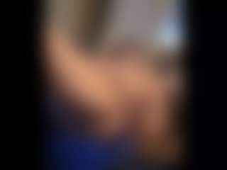 Honestlyfux's Live Sex Cam Show