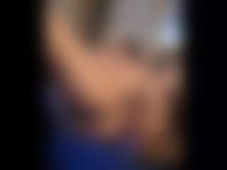 Honestlyfux's Live Sex Cam Show