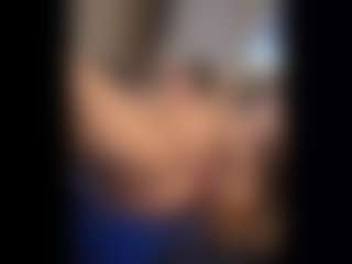 Honestlyfux's Live Sex Cam Show