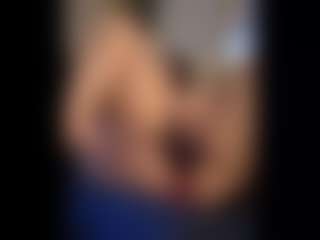 Honestlyfux's Live Sex Cam Show