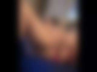 Honestlyfux's Live Sex Cam Show