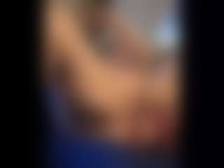Honestlyfux's Live Sex Cam Show