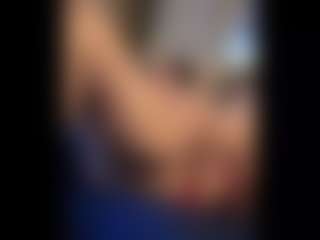 Honestlyfux's Live Sex Cam Show