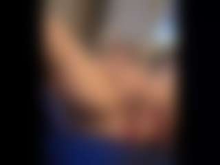 Honestlyfux's Live Sex Cam Show