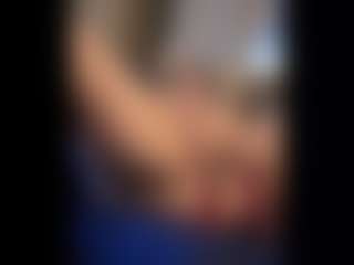Honestlyfux's Live Sex Cam Show