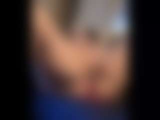 Honestlyfux's Live Sex Cam Show