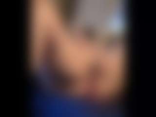 Honestlyfux's Live Sex Cam Show
