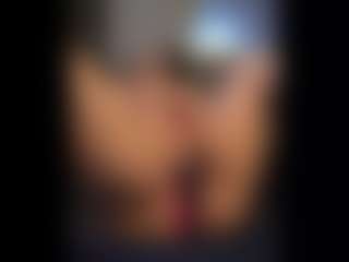 Honestlyfux's Live Sex Cam Show