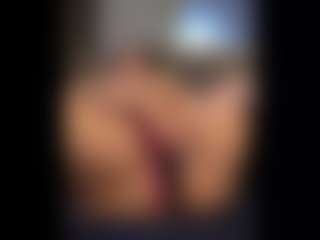 Honestlyfux's Live Sex Cam Show