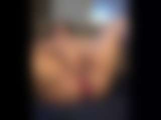 Honestlyfux's Live Sex Cam Show