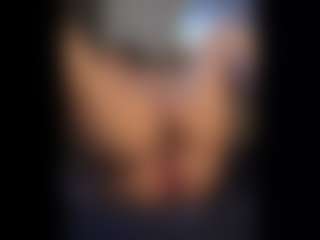 Honestlyfux's Live Sex Cam Show