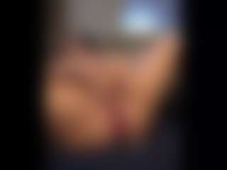 Honestlyfux's Live Sex Cam Show
