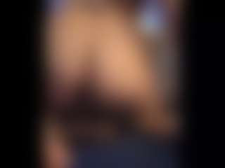 Honestlyfux's Live Sex Cam Show
