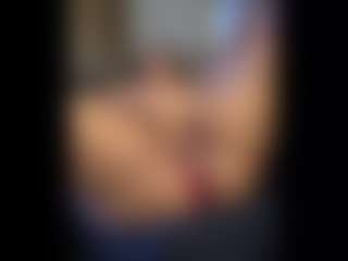 Honestlyfux's Live Sex Cam Show