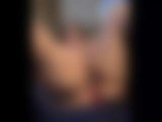 Honestlyfux's Live Sex Cam Show