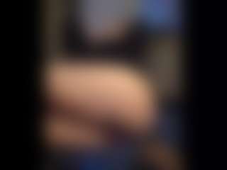 Honestlyfux's Live Sex Cam Show