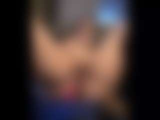 Honestlyfux's Live Sex Cam Show