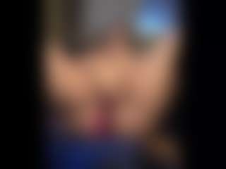 Honestlyfux's Live Sex Cam Show