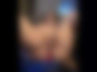 Honestlyfux's Live Sex Cam Show