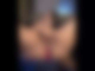 Honestlyfux's Live Sex Cam Show