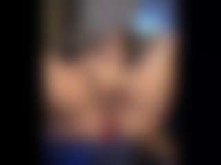 Honestlyfux's Live Sex Cam Show