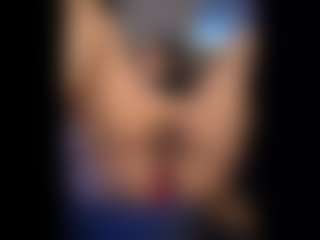Honestlyfux's Live Sex Cam Show