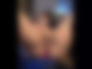 Honestlyfux's Live Sex Cam Show