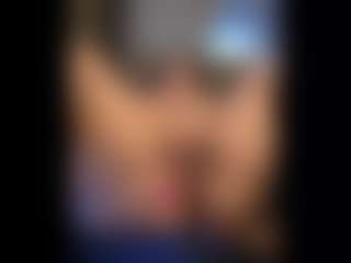 Honestlyfux's Live Sex Cam Show