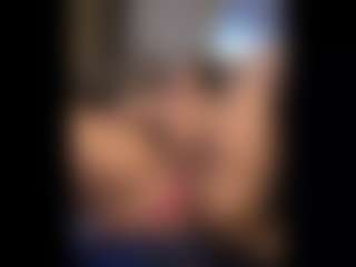 Honestlyfux's Live Sex Cam Show