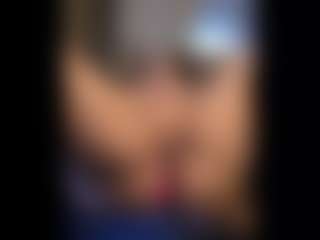 Honestlyfux's Live Sex Cam Show