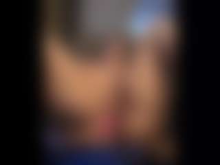 Honestlyfux's Live Sex Cam Show
