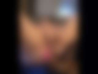 Honestlyfux's Live Sex Cam Show