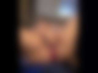 Honestlyfux's Live Sex Cam Show