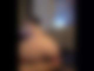 Honestlyfux's Live Sex Cam Show