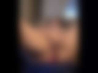Honestlyfux's Live Sex Cam Show