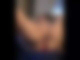 Honestlyfux's Live Sex Cam Show