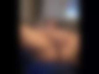 Honestlyfux's Live Sex Cam Show