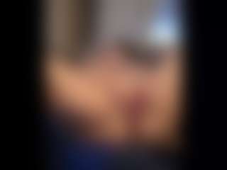 Honestlyfux's Live Sex Cam Show