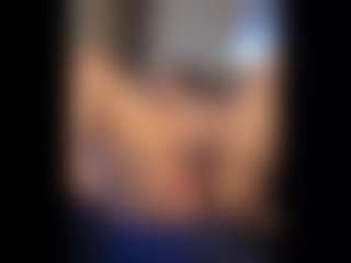 Honestlyfux's Live Sex Cam Show